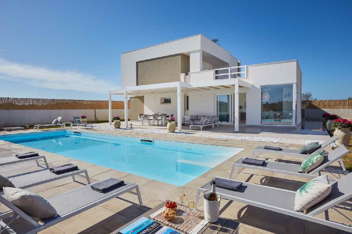  villa sariva piscina riscaldata, spiaggia a 50mt Ispica Sicilia